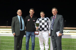 Dixon delights Swan Hill