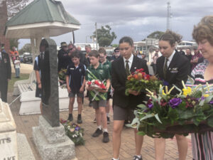 Sea Lake gathers to honour fallen