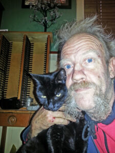 Pet cat saves Ultima man