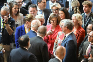 Allan ‘Royal visit snub’ condemned