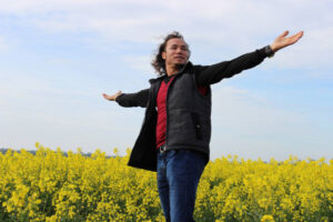 Swan Hill man’s hope for miracle family reunion