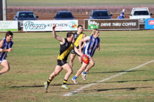 Roos bounce into top five