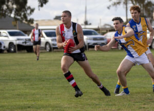 Kangas keep hopes alive