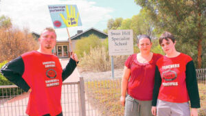 Teachers vow to continue industrial action despite performance pay concession