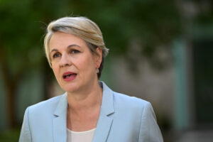 Dalton questions Plibersek water basin support