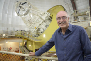 Stars lure experts, fans