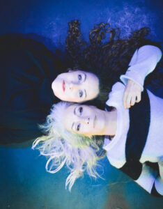 Gal pals bring Simon hits to Swan Hill