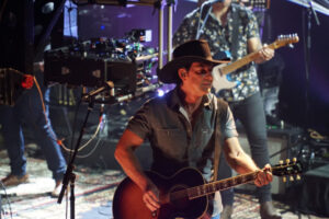 Lee’s country road movie