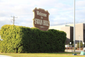 We’re still open, Swan Hill tells tourists