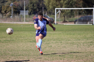 Expect tough contest between Swans and Uni Red