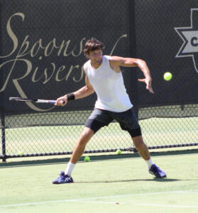 Class shown on the Swan Hill grass courts