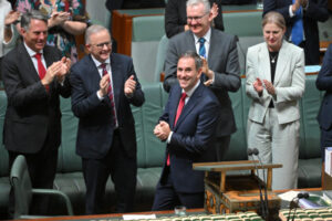 Taxpayers to get $10 a week cut