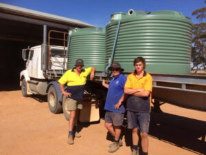 Algae leaves farmers dry