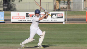 Woorinen holds slight lead