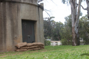 Swan Hill Council starts sandbag war along Murray River
