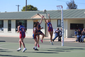 Bulldogs out of the blocks with runaway win