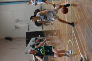 Flyers on the road for last round