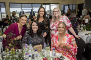 Swan Hill crowds back on track