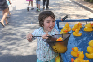 Friday crowds boost show numbers