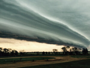 Spectacular shelf cloud in Swan Hill