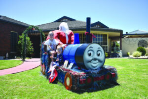 Santa meets Thomas at Swan Hill frontyard