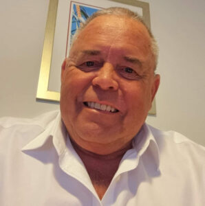 Warren throws hat back in ring