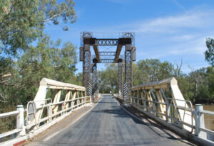 Brief closures for Tooleybuc bridge