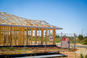 Melburnians hit the highways as thousands move to the regions