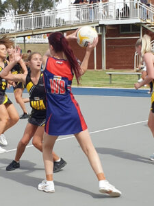 United stand to upset Woorinen