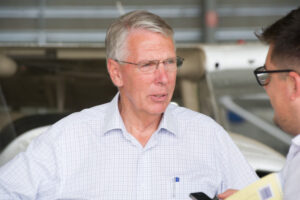 Peter Walsh fined for no mask in Parliament