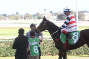 Weir continues toward 350 wins