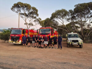 Firefighters join Grampians battle
