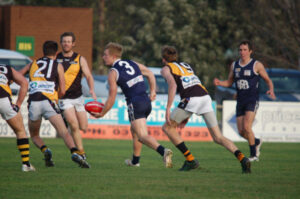 Tigers fall short in late surge