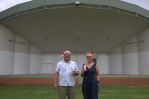 Songs of cheer return to Riverside Park