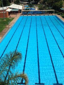 Outdoor swimming pool may be bulldozed for Swan Hill’s new Murray crossing