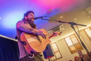 Mully’s place entertains