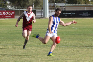 Roos bounce into round 1