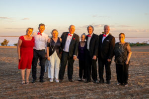 Community pulls the right Strings