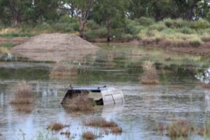 Flood inquiry stays upstream