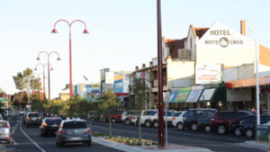 Retailers need rain not a rate cut: Jennings