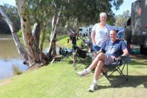 Swan Hill visits get families away from the cold