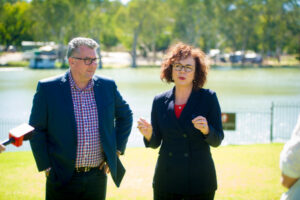 Pitt states his case to go with the flow