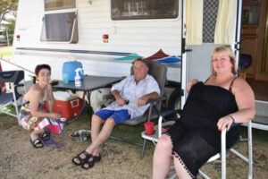 LAKESIDE HOLIDAYMAKERS