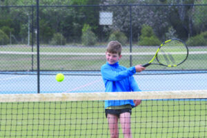 Juniors hit the courts