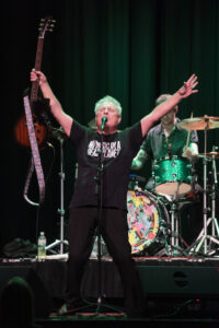 Hot night of cool rock