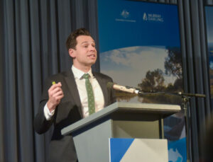 Lure back ex-locals,says demographer