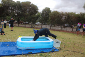 Cop jumps into MND fight