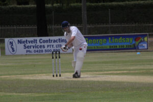 Daniels steers Dogs home