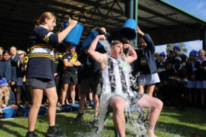 College turns blue in support of MND