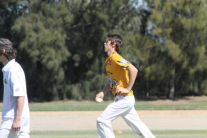 Blues claim first innings points